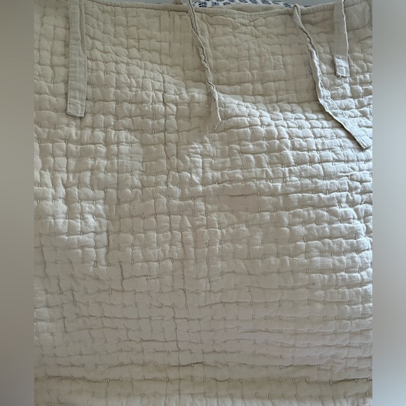 Set of 2 Pottery Barn Pic Stitch Quilted Euro Shams - Picture 3 of 8